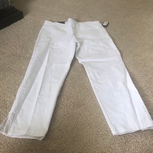 Crown and Ivy capris New with tags